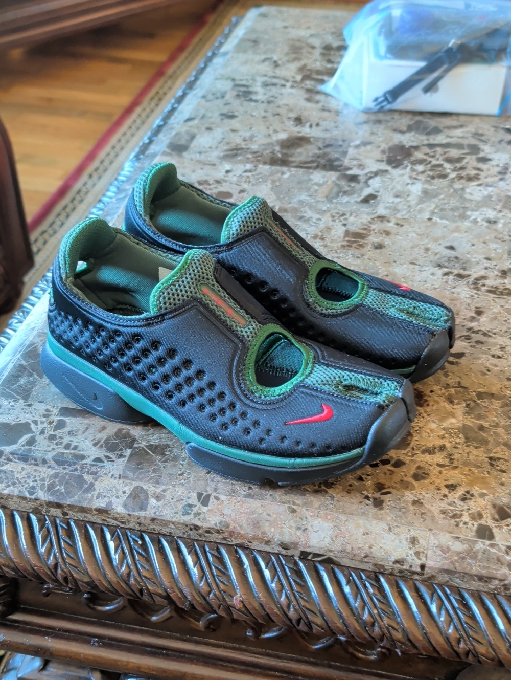 Nike Tabi RIFT NWOT sneakers 7.5
